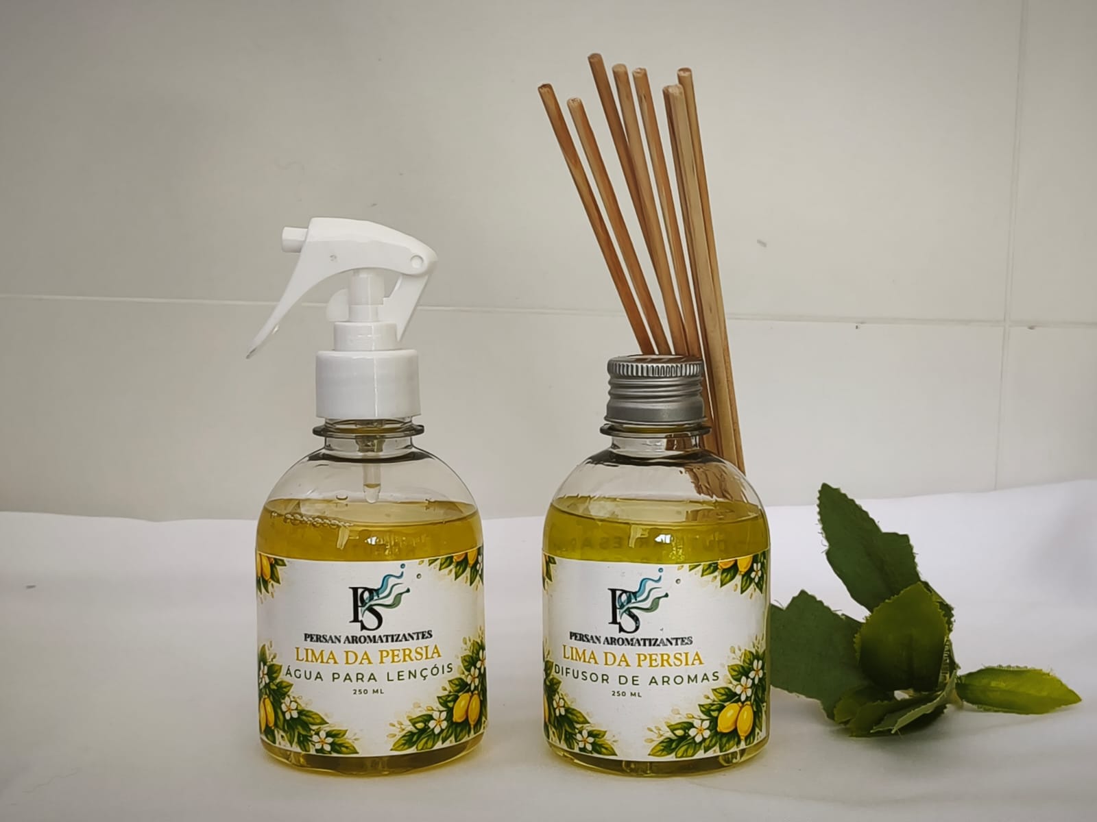 Kit com três Produtos Aromatizantes Lima da Pérsia